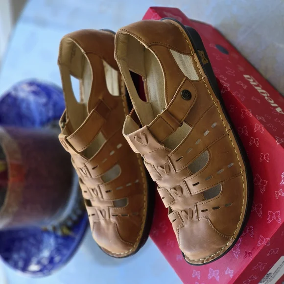 Alegria Tan Leather Cut-Out Sandals - Picture 5 of 6